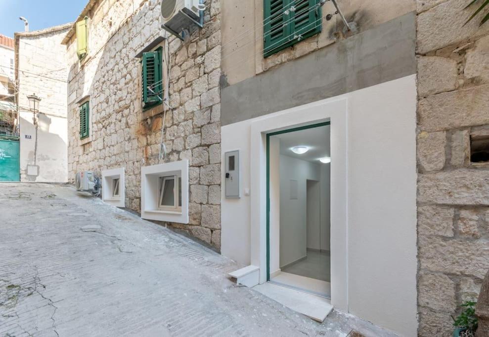 Apartment 3M - One Bedroom Apartment Split Exterior foto